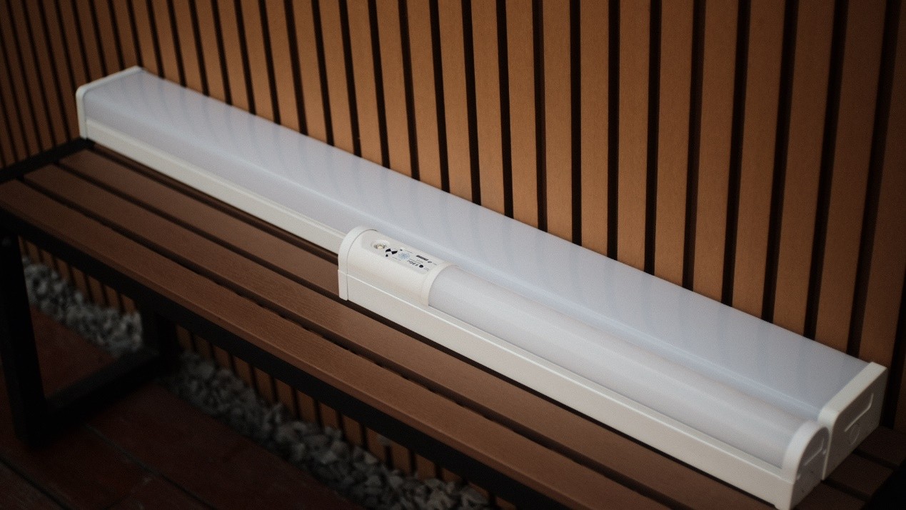 Ausgestattet mit dimmbaren und Notfallfunktion Batten Light - die beste Wahl Ihres Projekts