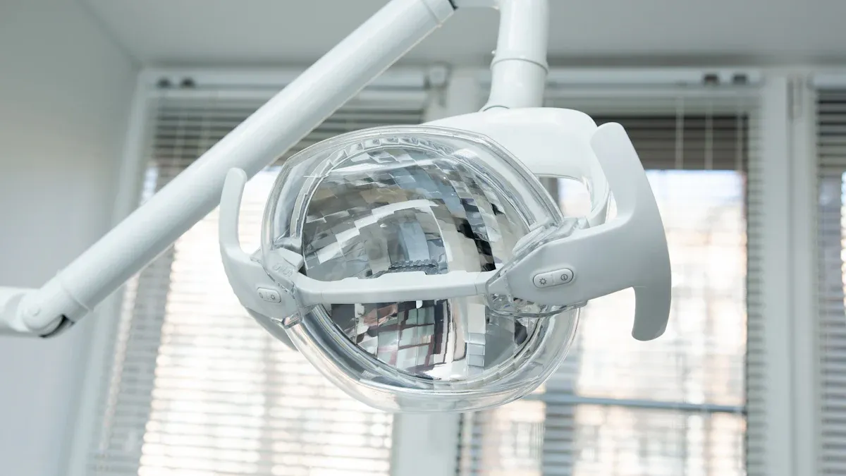 Wichtige Tipps zur Wartung und Reinigung medizinischer Beleuchtungsgeräte